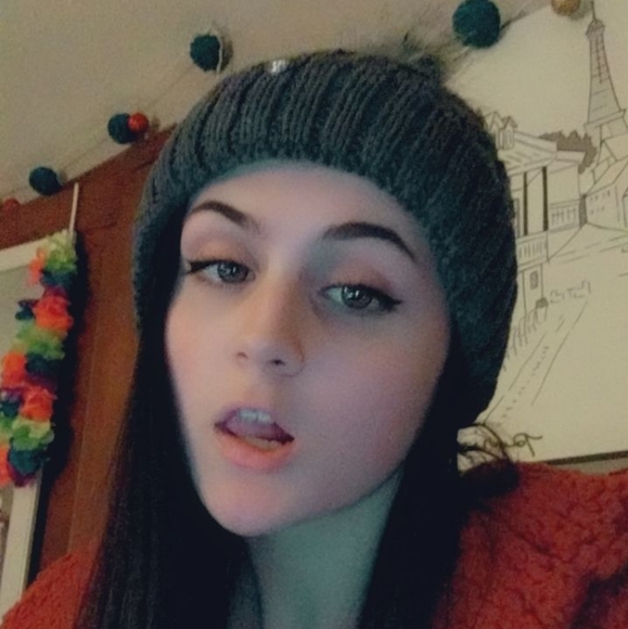 Meet your Posher, Lauren - Picture 1 of 1